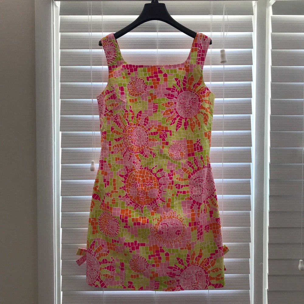 STUNNING new mosaic print Lilly shift dress